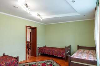 Хостелы Hostel Astana Нур-Султан Кровать в общем номере для женщин с 4 кроватями-1